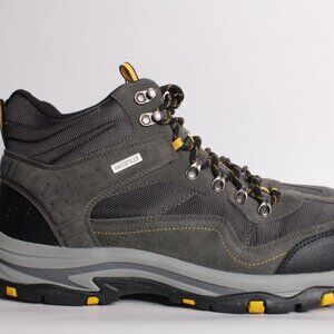 Size 13 Sketchers Snow Boots Used